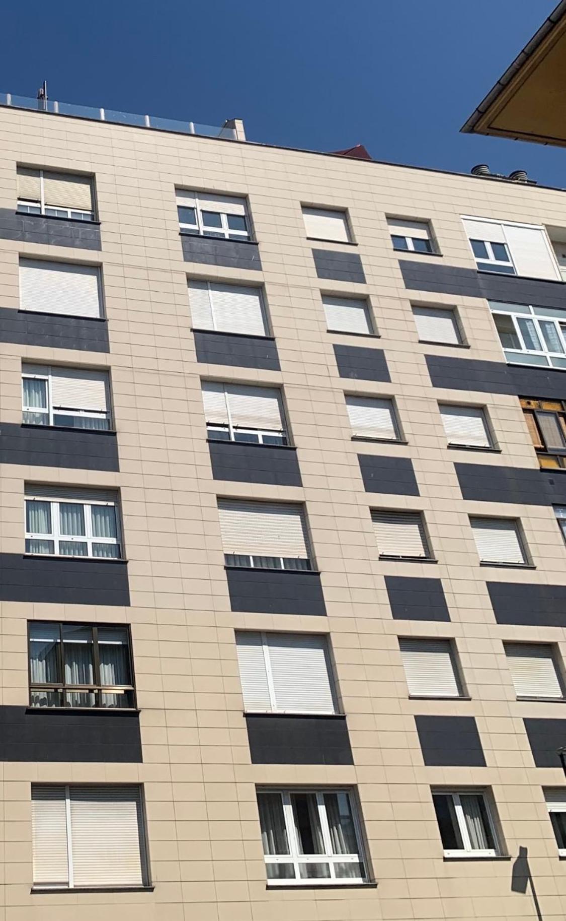 شقة Lujoso Atico Entre 2 Playas Con Garaje, Terraza, Vistas Y Wifi خيخون المظهر الخارجي الصورة